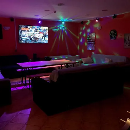 Whole Basement Former Pub3 For Bachelor / Bachelorette Party Apartament