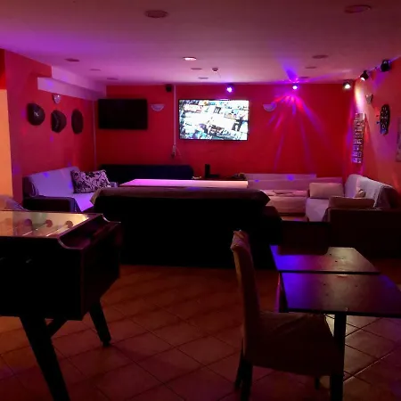 Whole Basement Former Pub3 For Bachelor / Bachelorette Party Apartament *