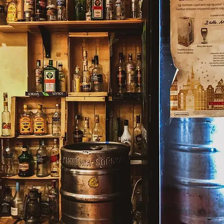 Whole Basement Former Pub3 For Bachelor / Bachelorette Party בודפשט