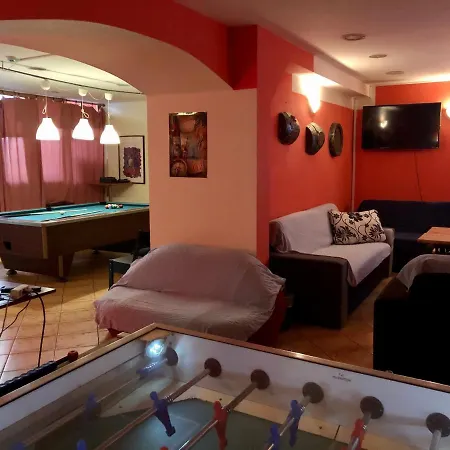 Whole Basement Former Pub3 For Bachelor / Bachelorette Party Apartmán *