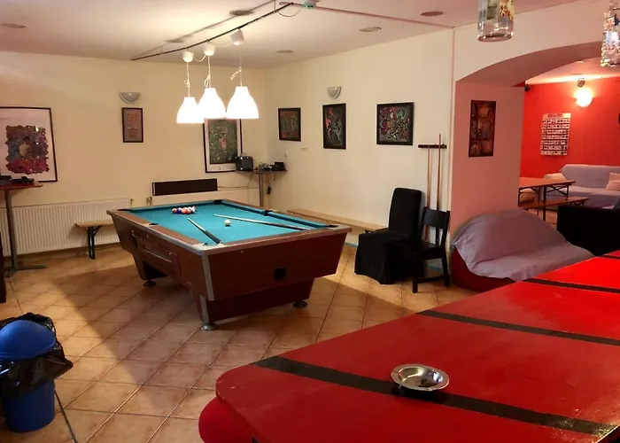 Whole Basement Former Pub3 For Bachelor / Bachelorette Party ブダペスト