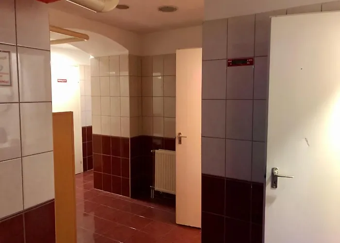 Whole Basement Former Pub3 For Bachelor / Bachelorette Party アパート