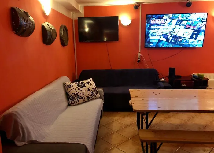 Whole Basement Former Pub3 For Bachelor / Bachelorette Party アパート *