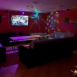 Whole Basement Former Pub3 For Bachelor / Bachelorette Party Apartmán